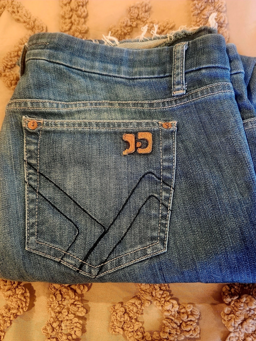 Joe's Jeans Women's Bootcut Jeans in Medium Blue with Tan Logo